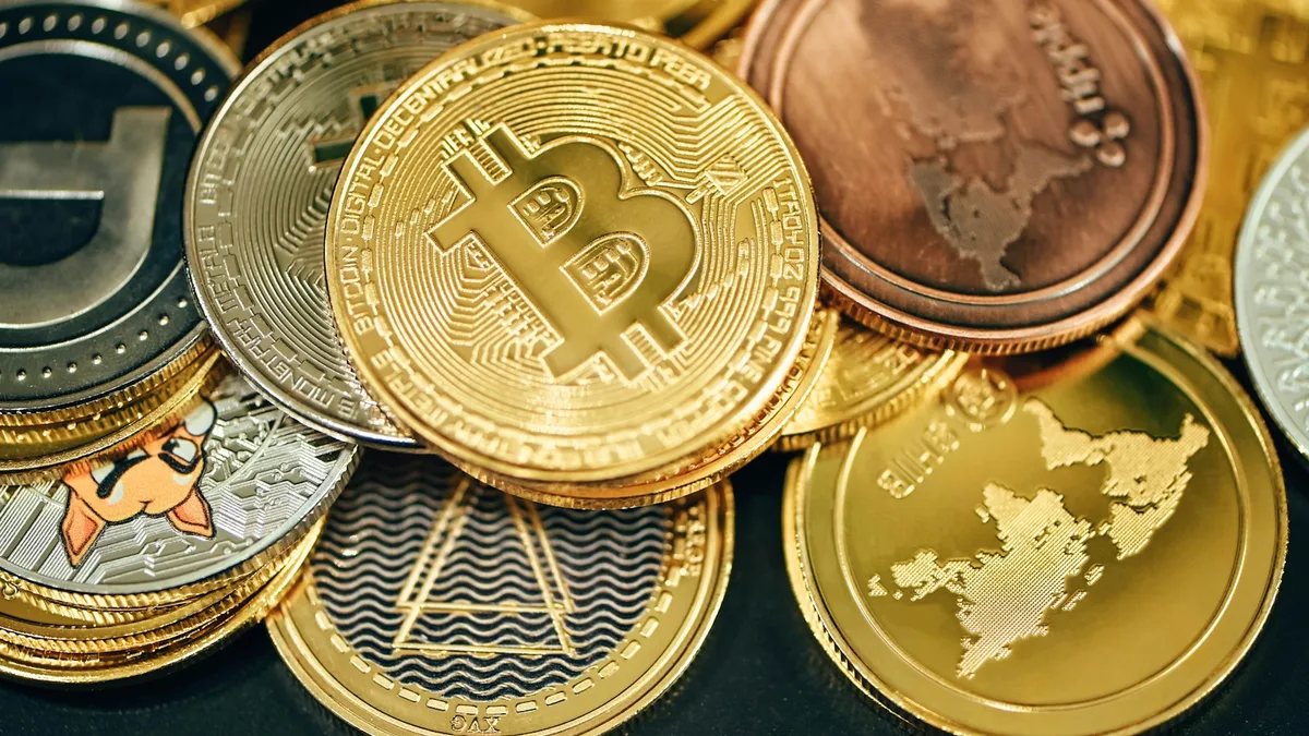 Rotacja kapitalu z Bitcoina do altcoinow na rynku kryptowalut